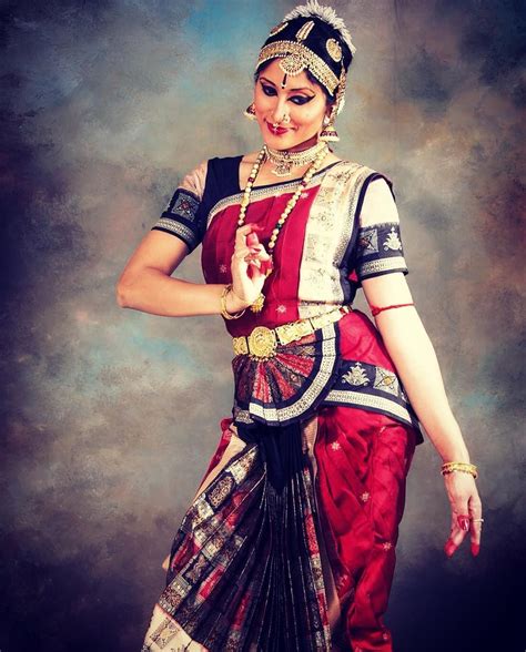Indian girls dance on indian song. #beautiful#nrityakala#classical#dance#classicalform# ...