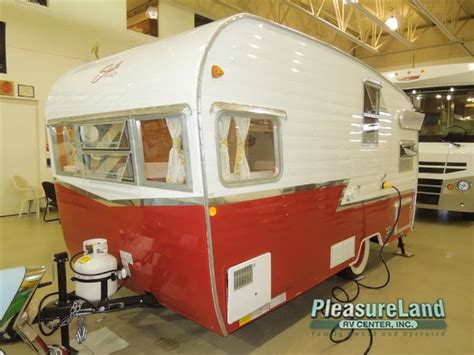 Pleasureland rv center is minnesota's premier rv dealer with six locations. New 2015 Shasta RVs Airflyte 16 Travel Trailer at ...