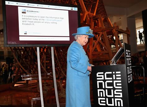 The Queen Sends Her First Tweet The Washington Post