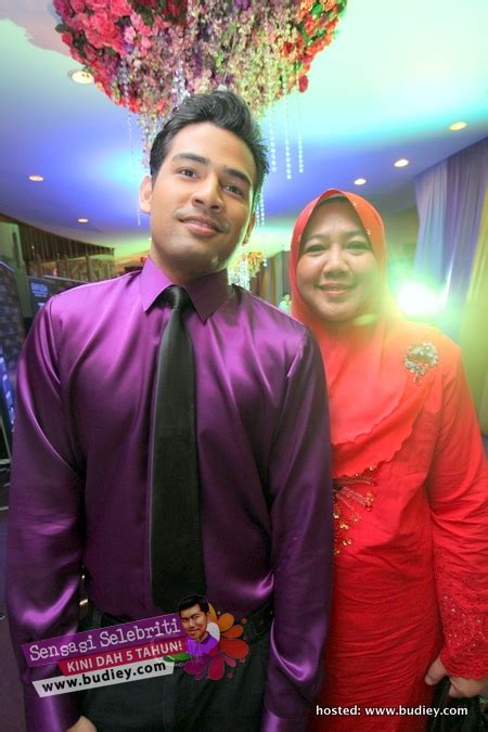 Manfaat bawang putih tunggal direndam madu memang begitu beragam karena bawang tunggal mengandung zat alisin. Gambar Afiq Muiz Bersama Ibu di Dinner Hari Ibu Rafflesia ...