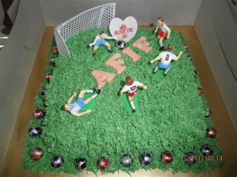 Kek padang bola order daripada kawan my sister. Melaka Homemade Cake: kek padang bola sepak