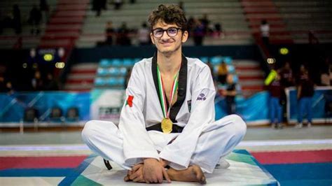 With the score tied with just 15 seconds left in the men's 58kg taekwondo final, vito dell'aquila managed to pull away from mohamed khalil jendoubi for his. Taekwondo, Dell'Aquila pronto per la sfida finale: 'Farò ...