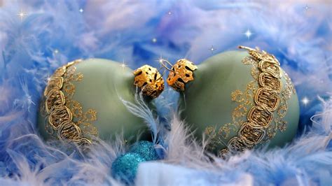 Of course, if you are all about the glam, the wide selection of silver, gold, and crystal christmas tree decorations offered by wayfair. Pin on Christmas Wallpapers