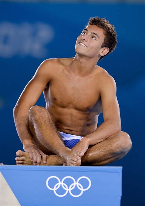 Olympic Diver Tom Daley Comes Out In Youtube Video Wkyc Com
