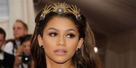 Zendaya Just Opened Up About Setting Boundaries With Her Fans Trendradars