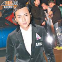 William's memory #陳偉霆 #ウィリアム・チャン #陈伟霆 #williamchan #williamchanwaiting pic.twitter.com/itj8zhsal0. 陳偉霆叫Sa媽做外母 - 東方日報