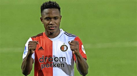 ↑ luis sinisterra // transfermarkt.com (мн.) Feyenoord legt fitte aanvaller Luis Sinisterra nóg langer ...