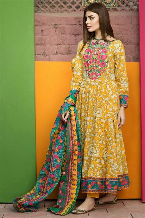 Pin By Varsha On Indian Designer Wear Pakistani Formal Dresses