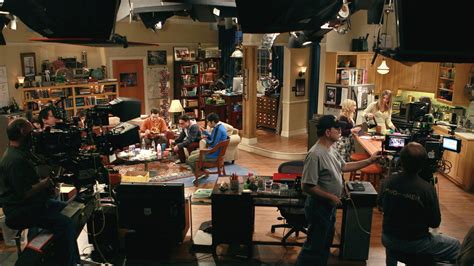 Марк сендроуски, энтони рич, питер чакос. How To Attend a Taping of The Big Bang Theory! - Heartline ...