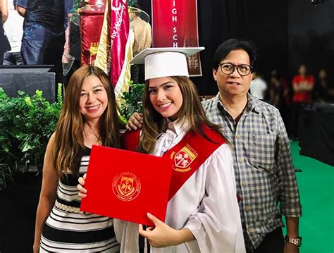 Alexandra madarang ilacad, better known as alexa ilacad is a filipino actress, singer, dancer and model. LOOK: Alexa Ilacad graduates from high school | Inquirer ...