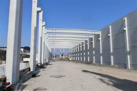 Unsere decken sind feuchtigkeitsbeständig, kommen aus deutschland, sind schimmel resistent, feuersicher b1/b2 , (gesundheitsunbedenklich a+ ) und ganz ihrem wunsch und stil anpassbar. Spannbetonbinder, -unterzüge und -decken | FUCHS ...