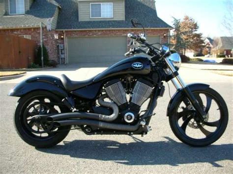 Polaris, polaris the way out, freedom, vegas, and victory motorcycles are registered trademarks of polaris industries inc. 2007 Victory Vegas 8 Ball - Moto.ZombDrive.COM