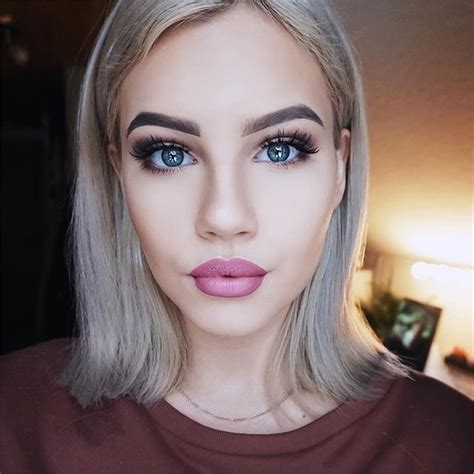 Felicia Aveklew On Instagram Tb Pink Lips Pale Face Big Brows And Long Lashes