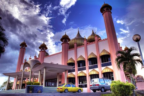 W @amirjahari his songs touches my soul more than any song #wak #kuching #whataboutkuching pic.twitter.com/sd2isz7zb5. Rindu Masjid: Masjid Lama Negeri Sarawak, Malaysia