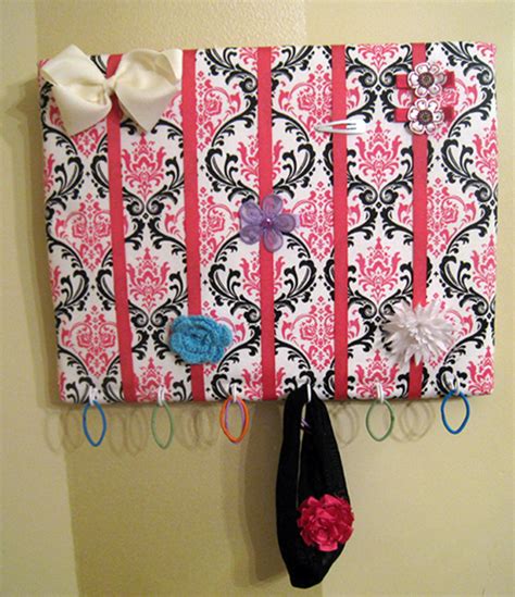 I am off to find the other bows and clips and finally give them a home! 25 Fascinating Ways to Make a Hair Bow Holder | Guide Patterns