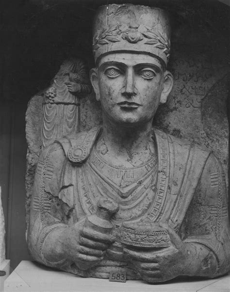 Networking beyond death: Priests and their family networks in Palmyra