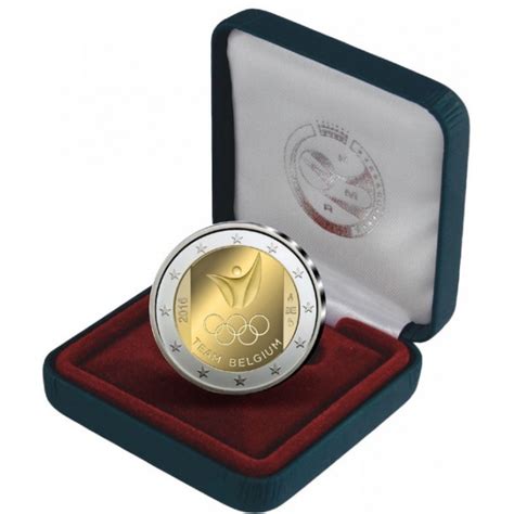 Pris au jeu, l'entraîneur de l'équipe de france se jette au sol pour rattraper un smash polonais. 2 euros commémorative BE Belgique 2016 - Jeux Olympiques d ...
