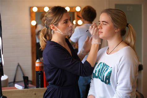 The point where the vertex lands marks the beginning of your brow (which should also be about how to do your eyebrows right: Hair Removal Salon | Natural Sugar Waxing