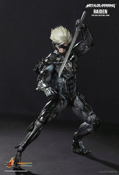 Metal Gear Rising Revengeance 1 6th Scale Raiden Collectible Figure
