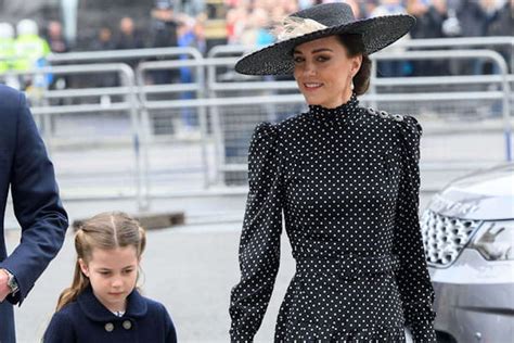 Kate Middleton En Robe Pois Et Chapeau Hat Co