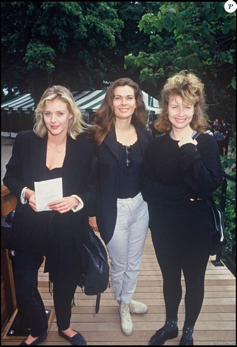 Archives Cécile Auclert Hélène Le Moignic Et Christiane Jean De La Série Les Filles D à Côté