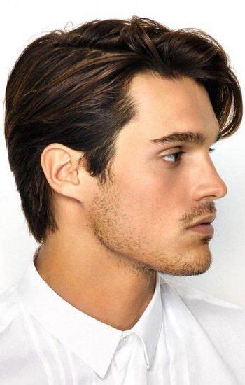 Topuz erkek saç modeli, yanlar kısa üst kısmı uzun bir saç kesim. Orta Uzun Saç Modelleri Erkek