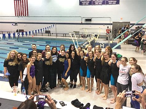Sayville Bayportbluepoint Girls Swimming And Diving Team Win League