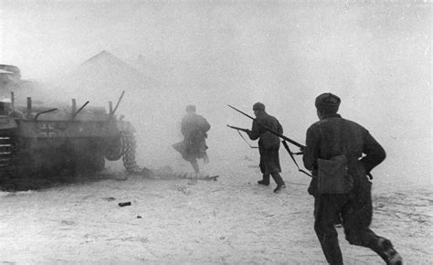 Soviet Counter Attack By Hulton Archive