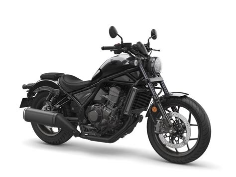 The new rebel wears its 1084cc unicam parallel twin and cooling system outside its pants for all the honest world to feel, even as the honda badging remains subdued. Honda Rebel 1100 Motorcykel cruiser » Kone Nygård