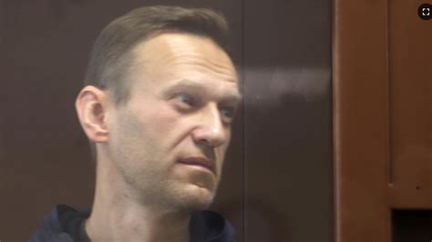 Согласно закону поддерживать порядок в. Алексей Навальный объявил, что заканчивает голодовку в колонии