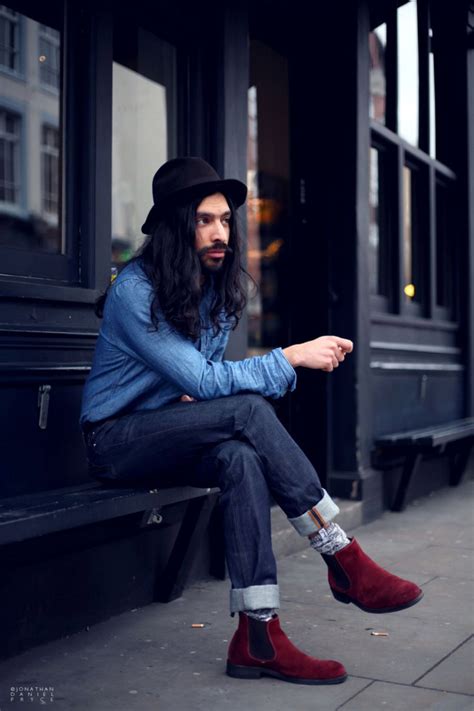 The street style outfit of choice, men's chelsea boots with jeans is a tried and tested look that isn't going anywhere soon. Wear This: Chelsea Boots - The GentleManual | A Handbook ...