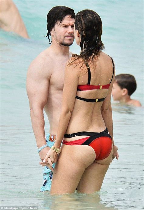 Mark Wahlberg Frolics Shirtless With Wife Rhea In Barbados Movie Scenes Mark Wahlberg And