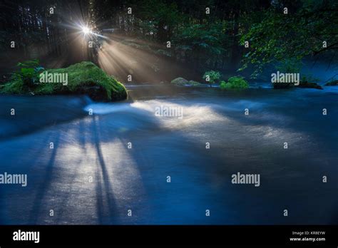 Fog And Sun Breaking Through The River Stock Photo Alamy