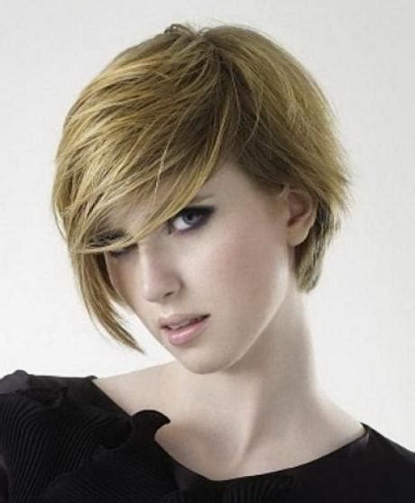 20 Collection Of Short Haircuts For Women In 20s