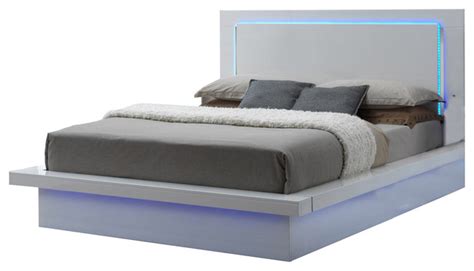 New Classic Sapphire California King Platform Bed White Contemporary