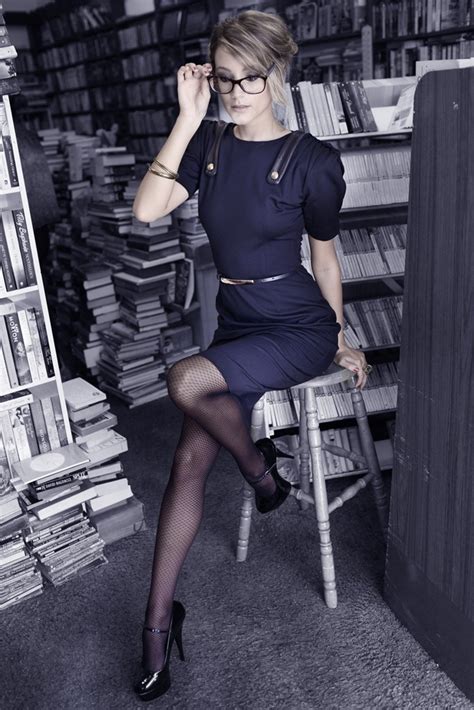 27 Sexy Librarians That Will Make You Reconsider Gallery EBaum S