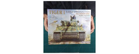Unboxing Tiger 1
