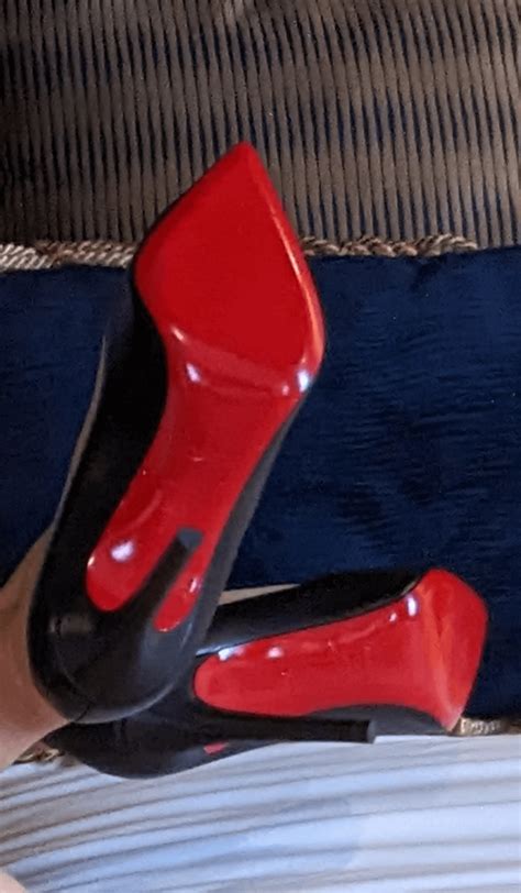 those red soles ️👠 r heels