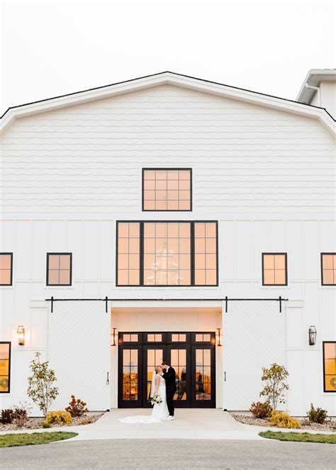 A Modern And Elegant Wedding At White Iron Ridge Bailey And Russell