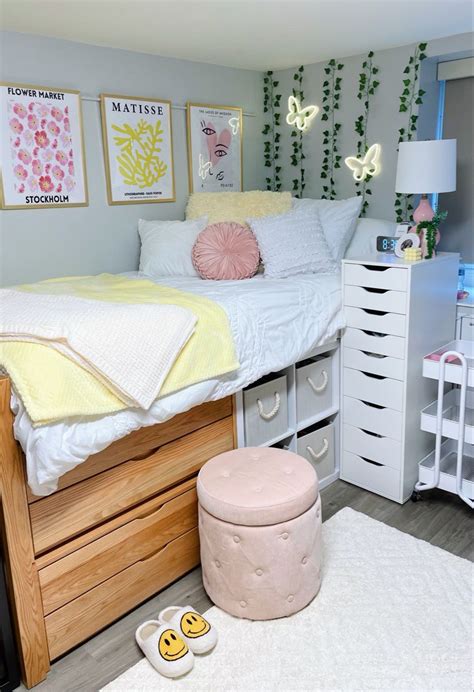 Simple Dorm Room Decor Ideas For Your College Dorm In 2023 Dorm Room Styles College Dorm Room