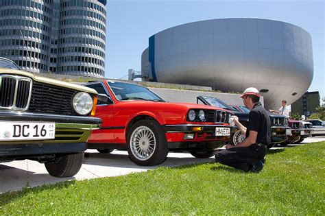 Foto: 30 Jahre BMW 3er (2. Generation) Treffen vor dem BMW Museum