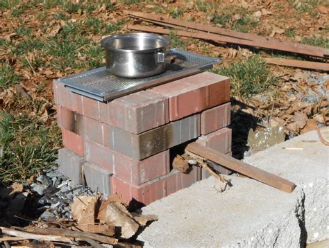 I think we can all agree that there's nothing better than a piece of crispy bacon cooked over live. 16 Brick Rocket Stove - Preparedness Advice