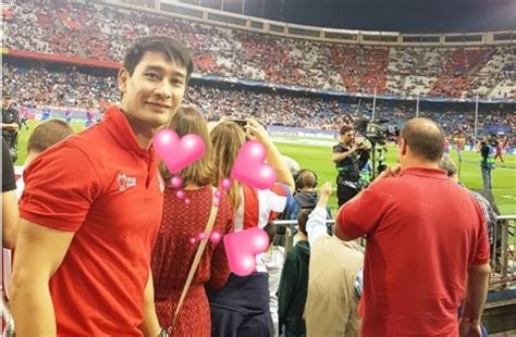 ดิดตามชม ละครวันทอง 2021 ละครฟอร์มยักษ์ ที่หลายคนจับตามอง เริ่มตอนแรก 1. ป้อง ณวัฒน์ ไปดูฟุตบอลที่สเปนกับใคร? แลดูแฮปปี้เว่อร์!!