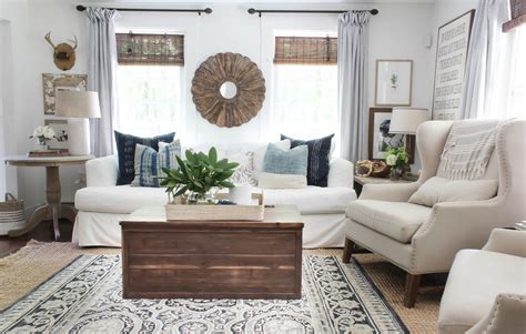 Consider slipcovers when furnishing your farmhouse living room. Living Room Sources for 2017 - Rooms For Rent blog