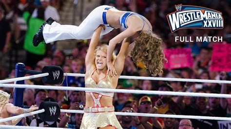 Kelly Kelly And Maria Menounos Vs Beth Phoenix And Eve Torres