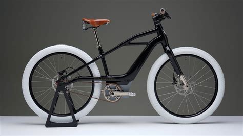 The flt range really kicked that off in 1980 and continues. Harley-Davidson Debuts Electric Bike Brand, Shows Off New ...