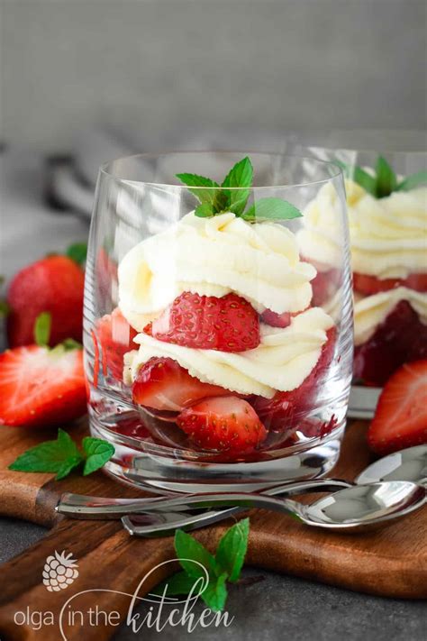 How To Make Strawberry Cream Bogados
