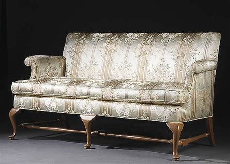 1186 An Early American Queen Anne Style Sofa With Silk Lot 1186