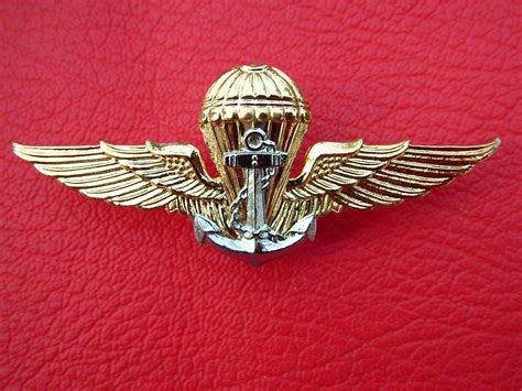 Royal Thai Navy Parachute Gold Plated Anchor Silver Plated Metal Badges