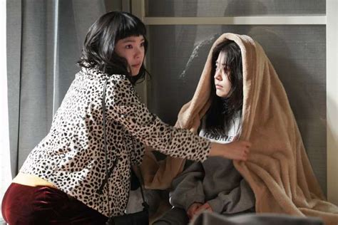 333 385 просмотров 333 тыс. コントが始まる：有村架純＆古川琴音の"姉妹"カット公開 ...